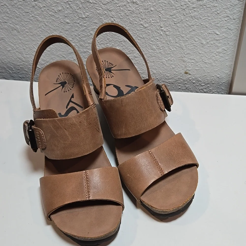 OTBT Overnight Women's Tan Leather Upper Wedge Sandals Size 7.5